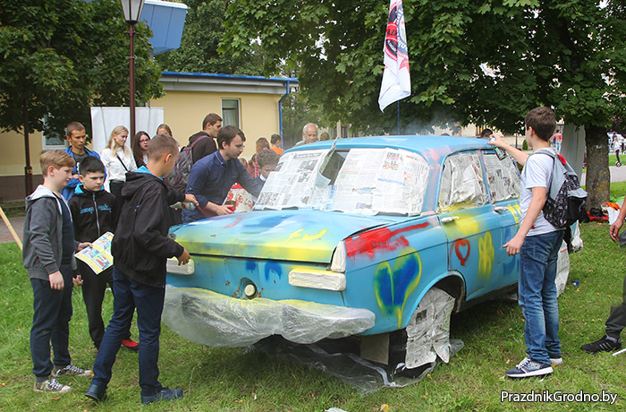 рисование на автомобиле в Гродно