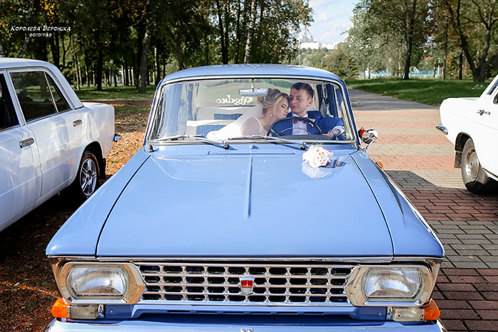 старый автомобиль